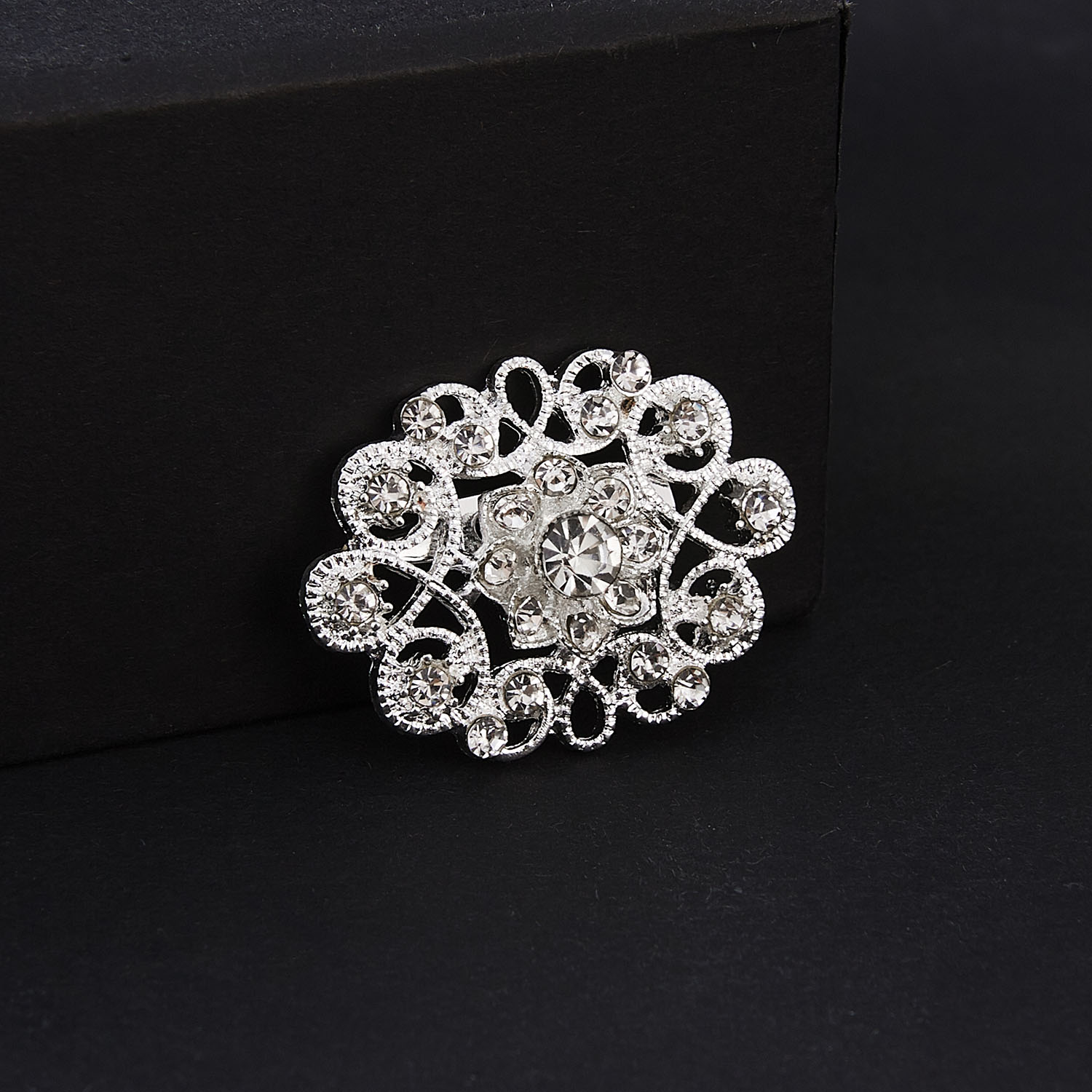 Rinhoo Trendy Rhinestone Flower Brooches For Women Bride Scarf Clip Sweater Brooches Coat Dress Wedding Bridal Jewelry