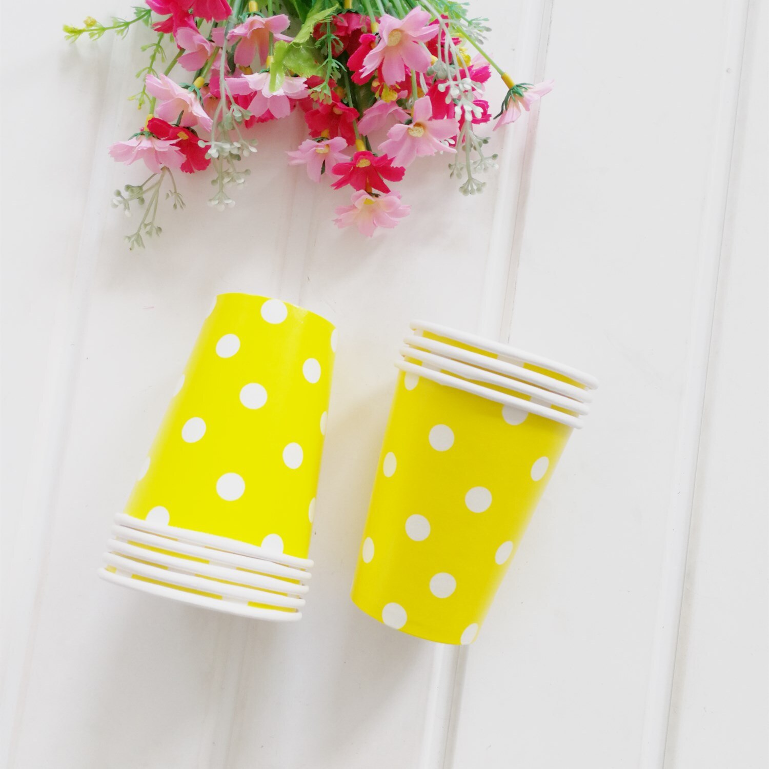 12pcs party polka dot paper cup disposable party paper cup wedding children birthday party supplies cold drink cup: yellow