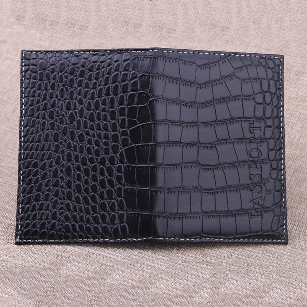 Alligator Pattern Leather Passport Cover And Travel Document Holder Passport Cover Case for Men Women Credit Card Holder Wallet