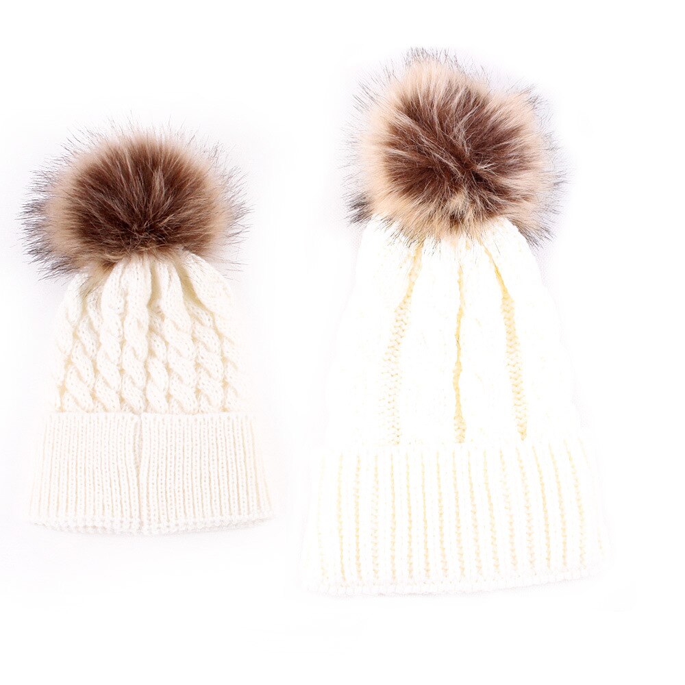 Nueva madre Infantil chico bebé niño tejido cálido de invierno Gorro con piel Pom sombrero bola tapa para adultos y niños familia juego gorras sombreros: Blanco