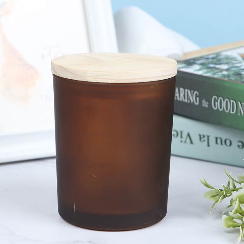 Bougie en verre avec couvercle en bois: Brown