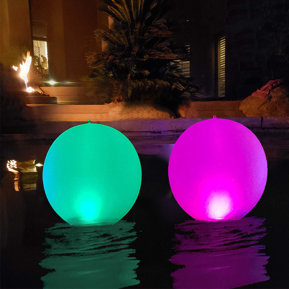 Juguetes alimentados por batería de 4 modos para luz con control remoto cambio de Color Halloween impermeable casa piscina inflable con led pelota de playa