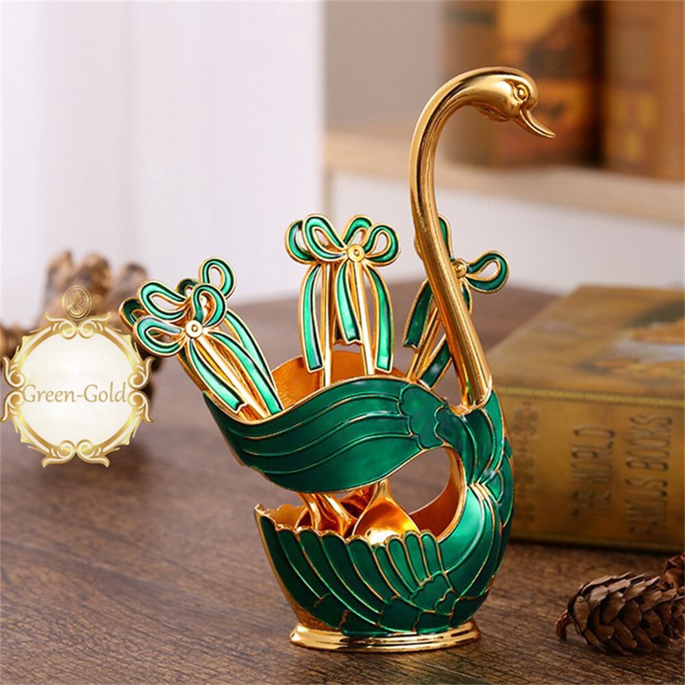 Luxe Metalen Koffie Dessertlepel Set Zwaan Base Houder Met 6Pcs Ijs Lepels Vorken Theelepels Dessert Suiker Salade bestek: Green-Gold 6 spoons