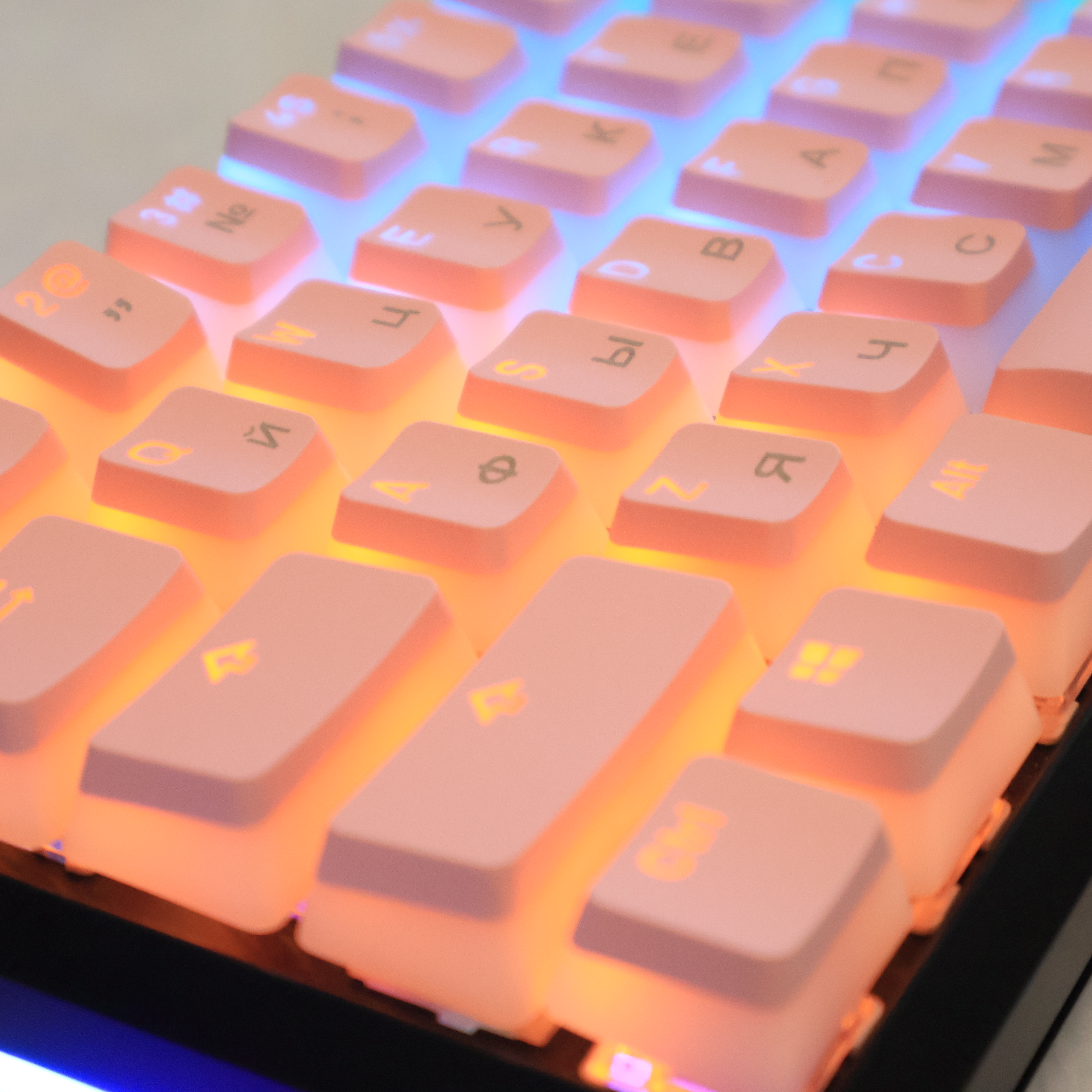 Cyrillic/Russian Pudding Keycaps Layout Keycap for Mechanical Keyboards Keycap Double Shot PBT Full 117 Keys Set Keycaps ISO Key: Pink