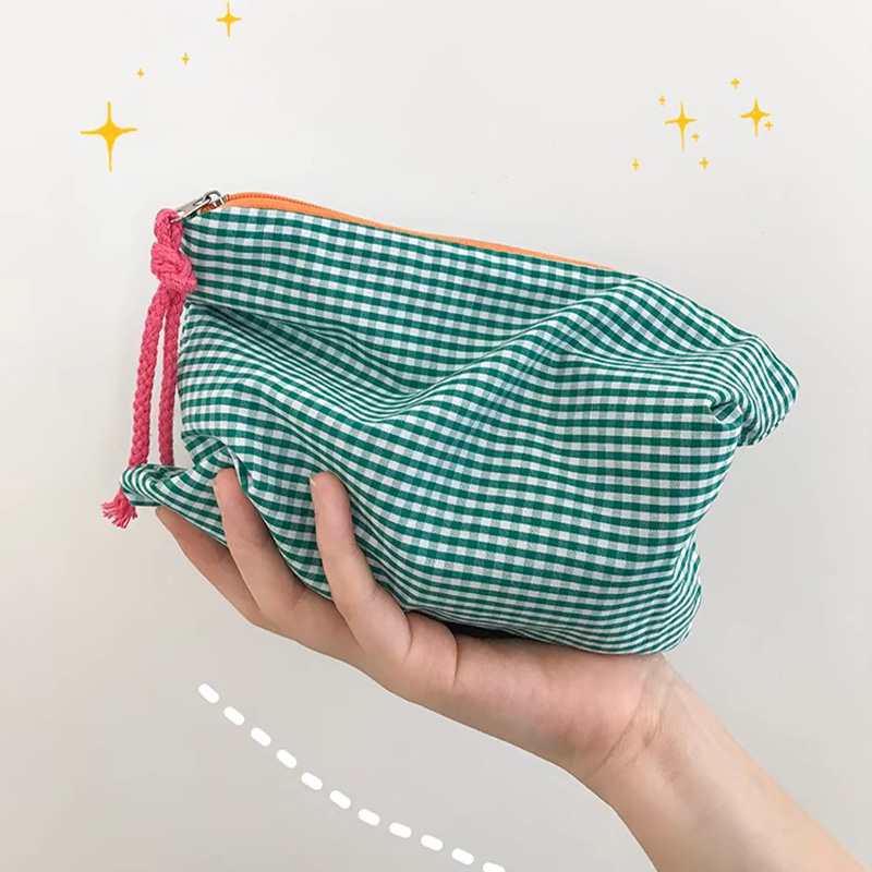 Portable Large Capacity Storage Bag Women Girls Plaid Makeup Bag Cotton And Linen Cosmetic Bag With Zipper Pouch Simple
