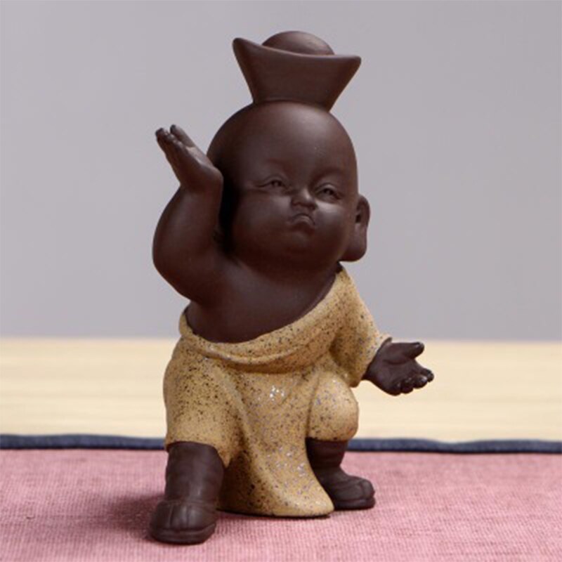 Chinese keramische thee huisdier boeddhabeeld monnik home decor decoratie pee jongen paars zand Thee ornamenten Plassen jongen