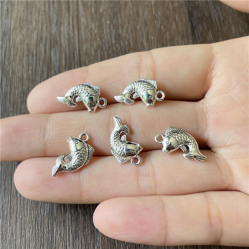 30 stücke karpfen fisch anhänger hängende ornamente Charme für schmuck machen DIY handarbeit Armbinde halskette ohrring zubehör für frauen: antiquität silber-