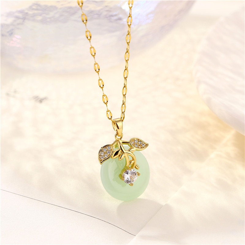 Hetian Jade Stein Sicherheit Schnalle Halskette für Frauen Titan Stahl Halskette Stil Alte Gold Kirsche Schlüsselbein Kette Anhänger