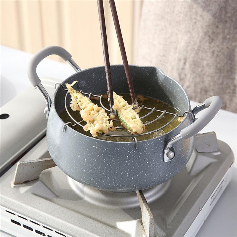 1pc Household Frying Pot Mini Frying Pan Universal Fryer Tempura with Oil Strainer Rack and Lid for Induction Cooker Gas Stove