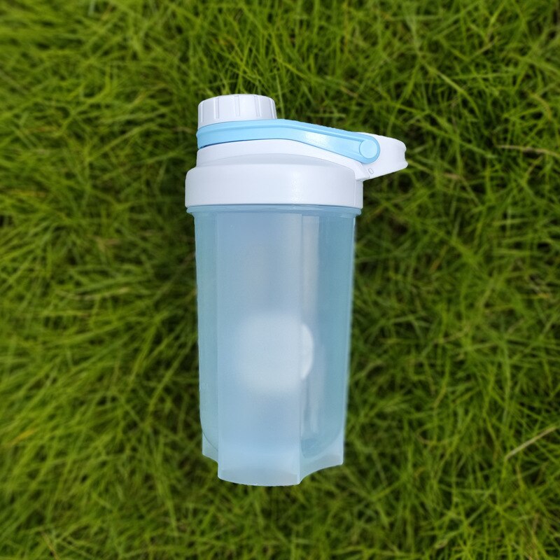 500ml shaker flaske proteinpulver blandeflaske med visp ball sport fitness vannflaske bærbar skrukork shaker: Blå