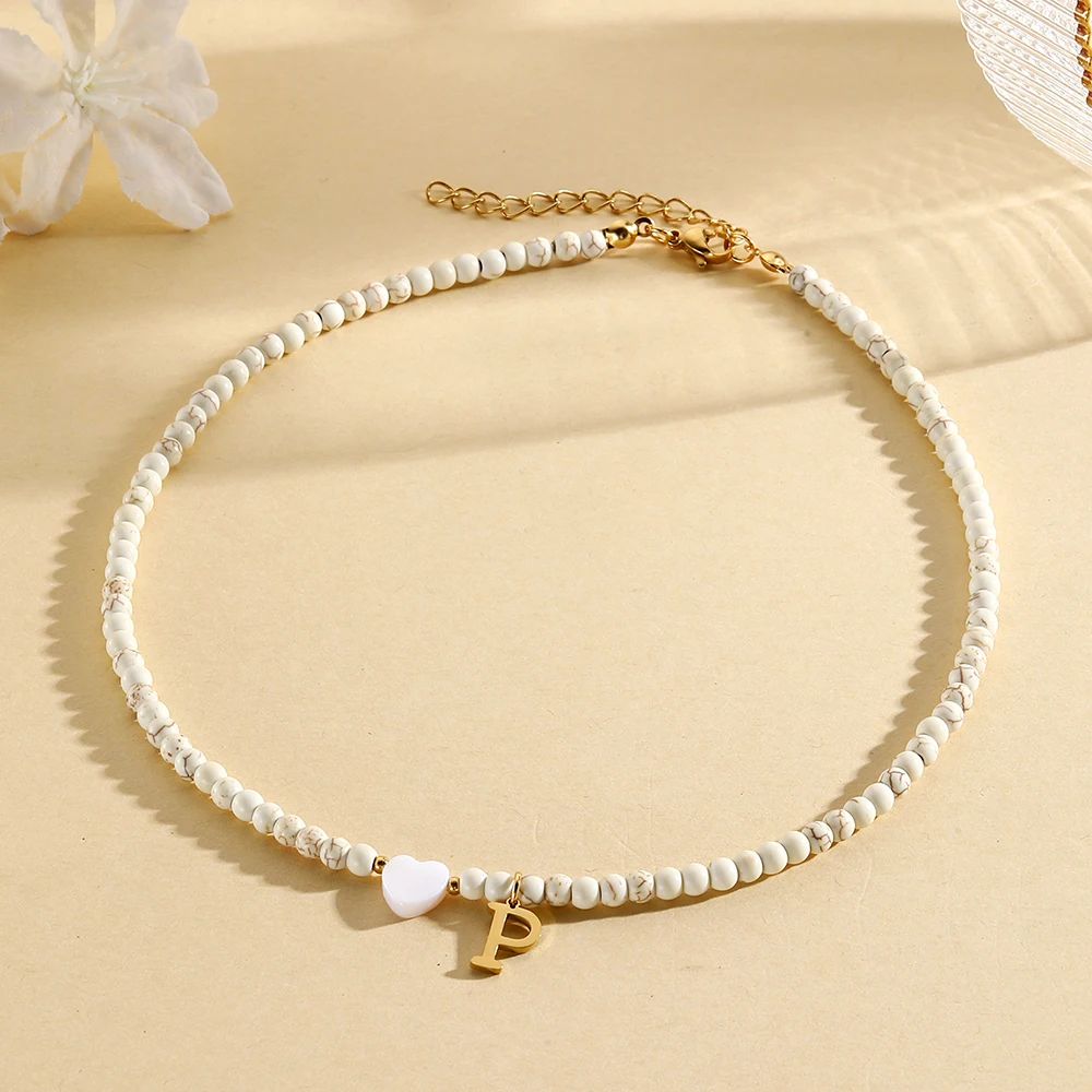 Gargantilla bohemia con cuello, collares con iniciales, cuentas colgantes con letras de concha en forma de corazón, collar de acero inoxidable para mujer, tendencia 2024: Pistola negra plateada