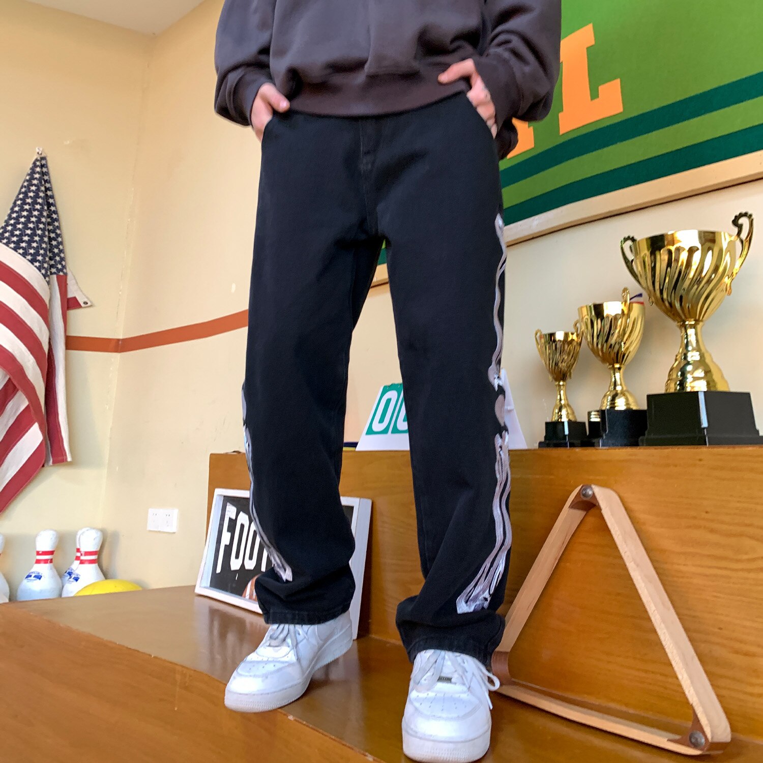 jeans da uomo coreani pantaloni di jeans blu dritti fuori misura stampati scheletro 2022 pantaloni di jeans a gamba larga pantaloni da uomo in denim Streetwear