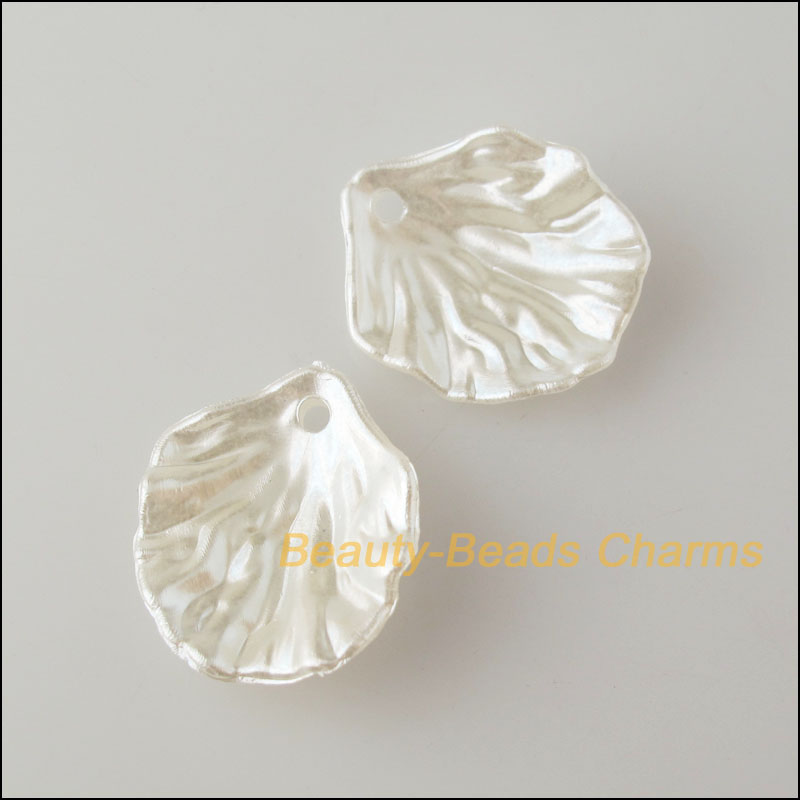 Neue 50 Stücke Weiß Kunststoff Acryl Blatt Shell Charms Anhänger 17x19,5mm