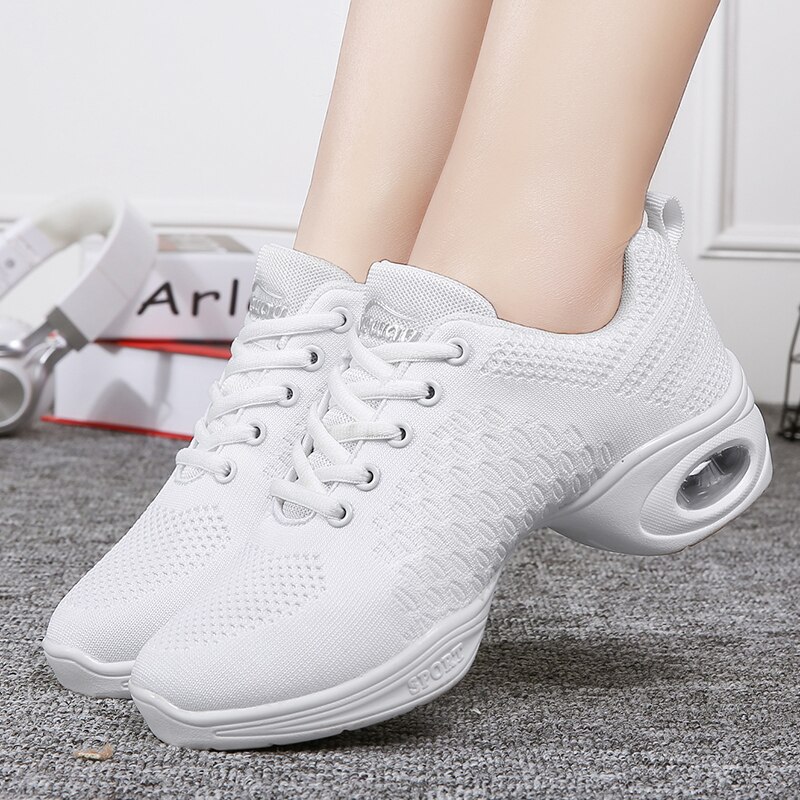 Zapatillas transpirables de Jazz Hip Hop para mujer, zapatillas deportivas de baile con características, zapatillas de baile modernas blancas y negras para niñas, zapatos de práctica, suela suave