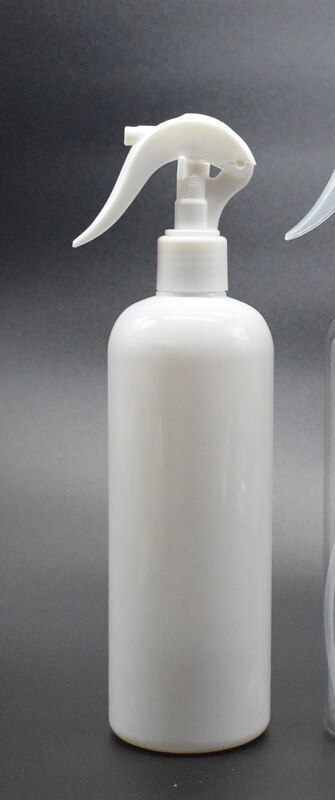 500ml Plastic Spray Bottles Trigger Water Sprayer with Fine Mist for Hairdressing Salon Home & Garden Use: 500ml white