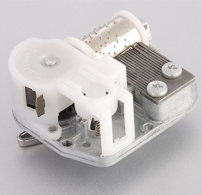 Music Box Movement 18 Tones Hand Cranked Clockwork Music Box with Screws Mini with Key