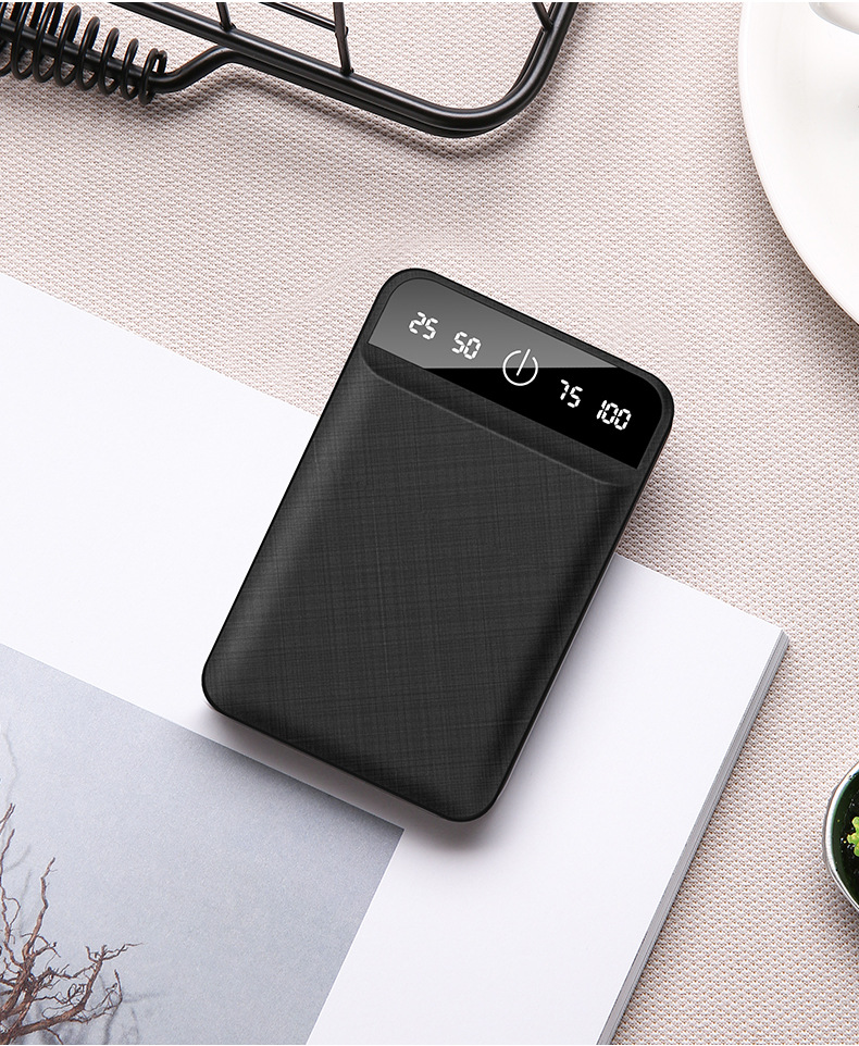 Tragbare 80000 -mah-mini-powerbank mit schnellladefunktion, wiederaufladbarem externem akku, zwei usb-anschlüssen und digitalem display für iphone und samsung: Schwarz