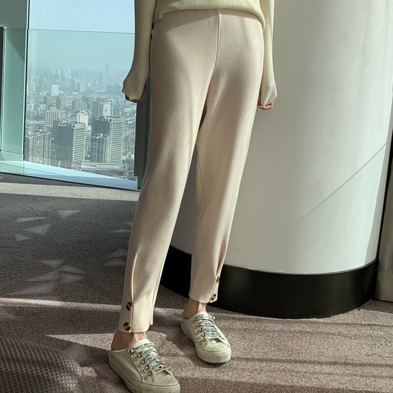 Comfortable Pregnant Women Abdomen Harem Pants Winter Thick Warm Velvet Trousers Button Fly Hem Maternity Empire Trousers Autumn: Autumn White / M
