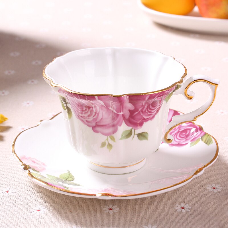 Gold Rim Coffee Cups Flower Bone China Royal Cups and Saucer Set European Luxury Breakfast Tea Mug Xicara Home Dinner Set AC50CK