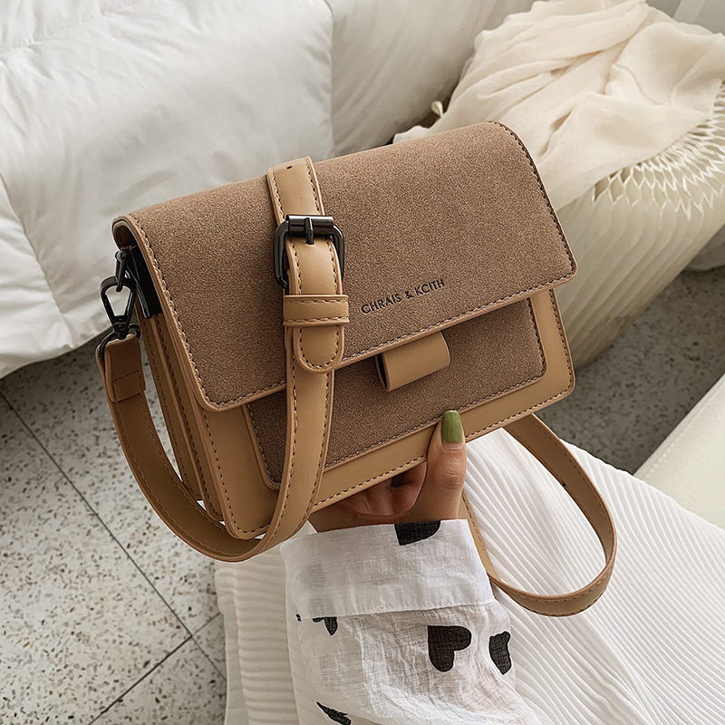 Petit sac carré chic pour femme, large bandoulière, polyvalente, sac messager unique initié, sac tendance: Beige