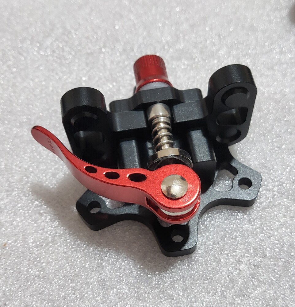 Aluminum alloy Steering Wheel Quick Release For SIMAGIC /Thrustmaster /Logitech For Q1r Structure: 70mm Male black B