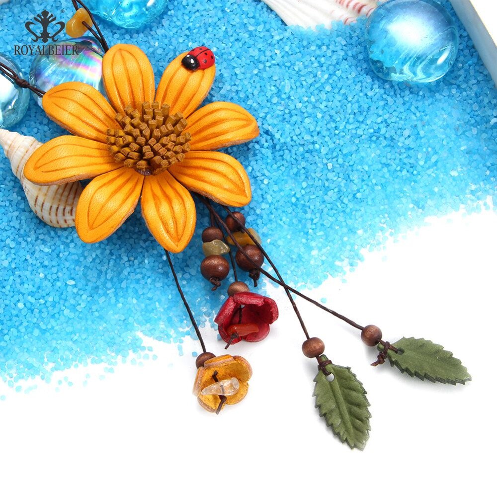 RoyalBeier 5 Kleuren Leer lucky Bloem Leaf Lange Hanger Ketting Bohemian Stijl Lederen Ketting Lange Vrouwen Ketting XL0148