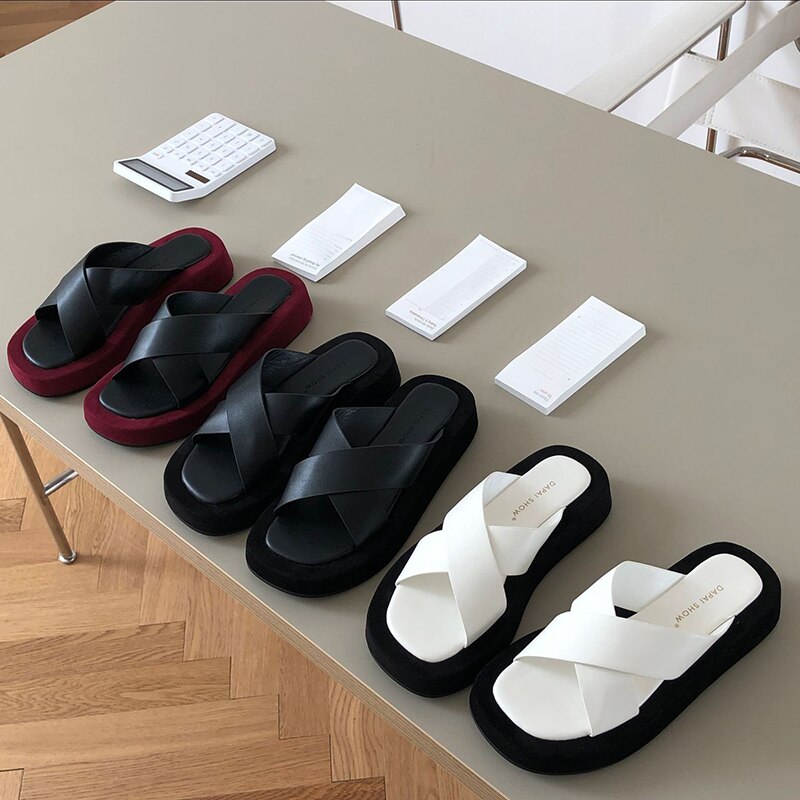 Gemengde kleuren kruisband hoogte toenemende dames sandalen verhoogde schoenen dames slippers net celebrity slip on dames sandalen