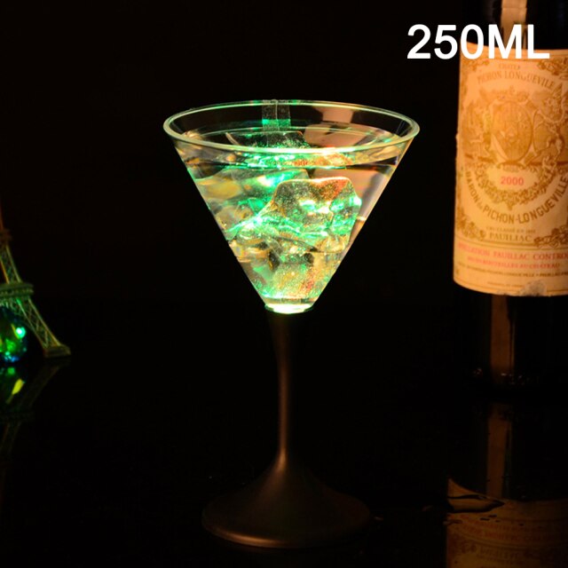Die leuchtende tasse ist eine helle LED-blitz tasse mit wasser und farbe sensor farbwechsel tasse Neue Drachen tasse регулятормощности: Cocktail glass