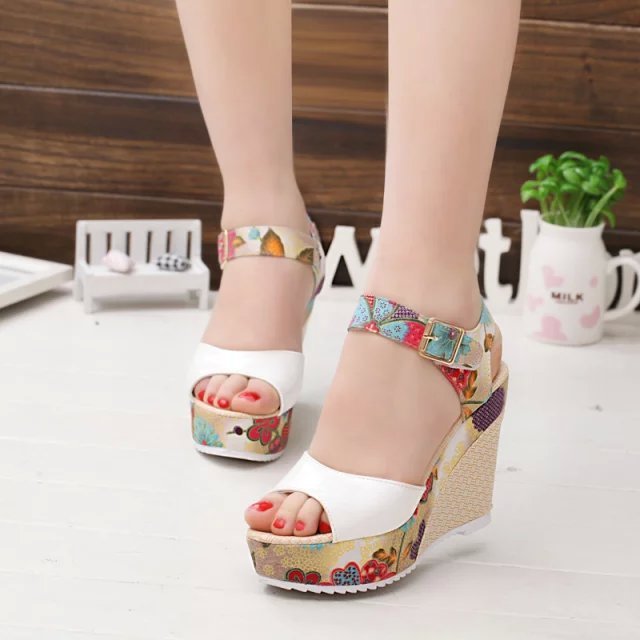 Zomer Wiggen Vrouwelijke Sandalen Platform Hoge Hak Kleinigheid Comfortabele Vrouwen Schoenen Zoete Casual Schoenen Open Teen
