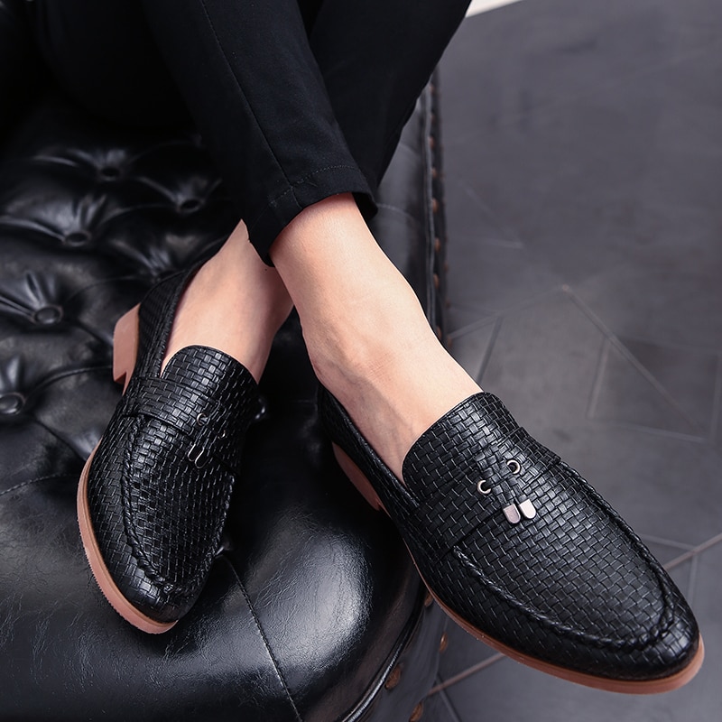 Mænd loafers sko læder mokkasiner slip on mænd & #39 ;s fritidssko udendørs kjole fest loafers mandlige lejligheder moccasin sko stor størrelse 47