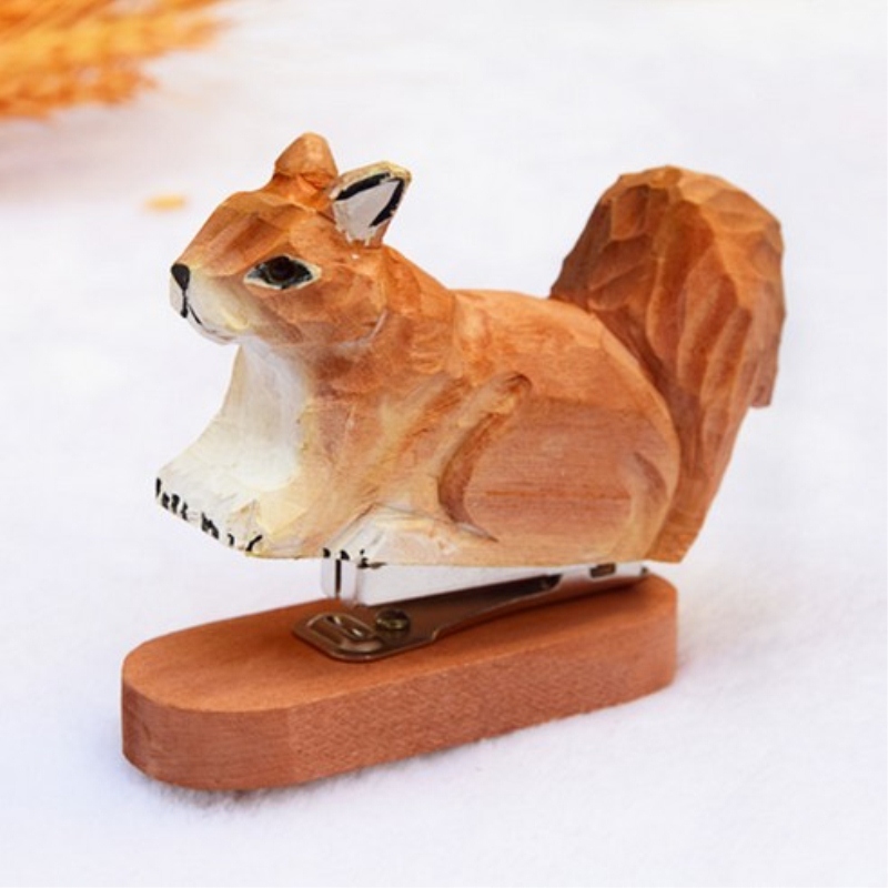Mirui håndlavet udskæring træ skov vintage dyr standard hæftemaskine egern kat kanin tiger hæftemaskiner skolekontor papirvarer: Egern