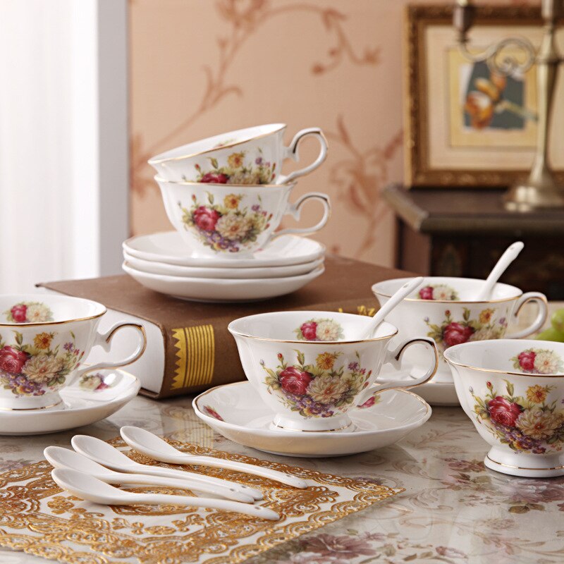 Style européen du nord Royal première classe en céramique porcelaine tasse à café ensemble tasse à thé tasse à lait avec soucoupe et cuillère motif de fleurs
