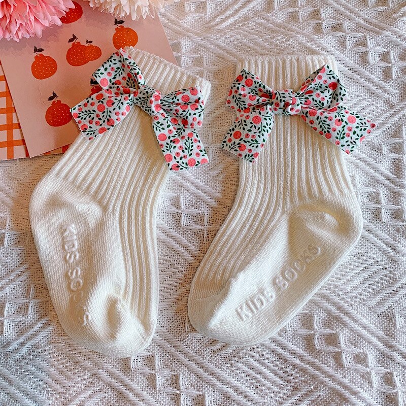 Leuke Bloem Strik Baby Sokken Lente Prinses Baby Meisjes Sokken Zachte Katoenen Pasgeboren Baby Anti Slip Vloer Sokken: white