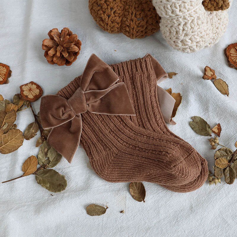 Primavera autum bebê meias com arco grande algodão quente cor sólida da criança bebê menina meias presente de ano novo: coffee