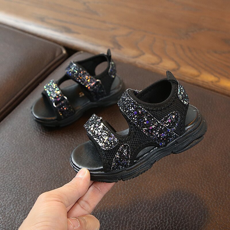 Atmungsaktive sommersandalen für kleine mädchen, süßer stil mit pailletten-Gittergewebe-verzierung, weiche sohle, rutschfeste strandschuhe für kleinkinder: Schwarz / 9-15m