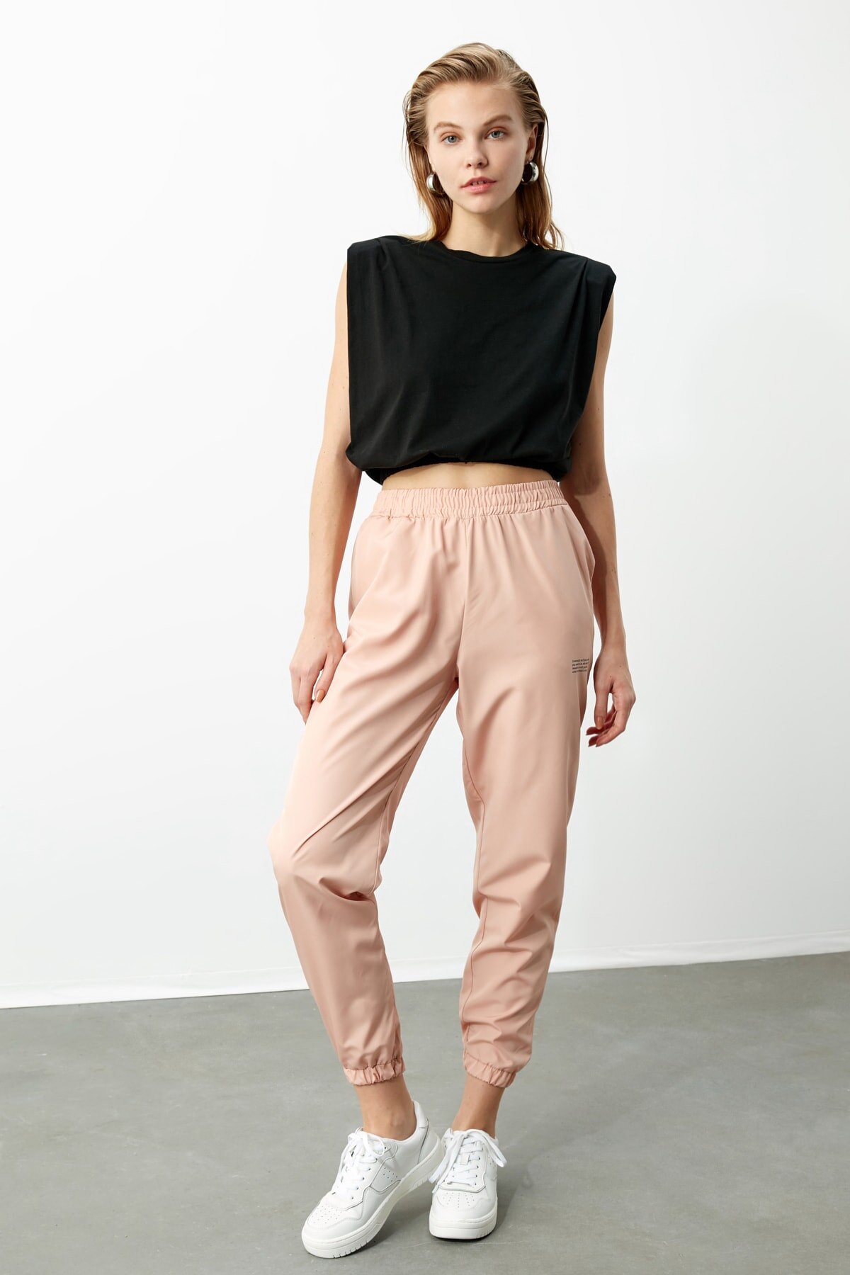 Pantalon de survêtement en tricot de base imprimé Trendyol deuxaw21ea0200