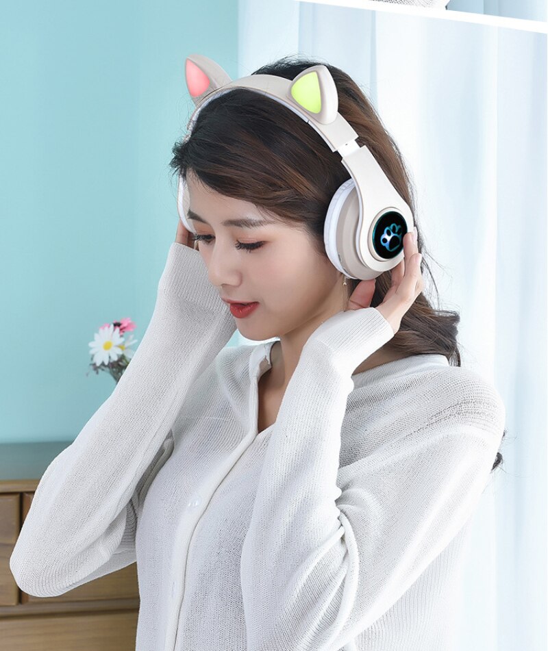 Flash Light Cute Cat Ears Bluetooth Wireless Headphone with Mic Can control LED Kid Girl Stereo Music Helmet Phone Headset
