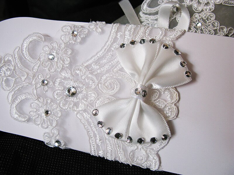 White Beige Lace Gloves Fingerless Beaded Wrist Length Bridal Gloves Accessoire Mariage Woman Gloves Bride Guante Novia