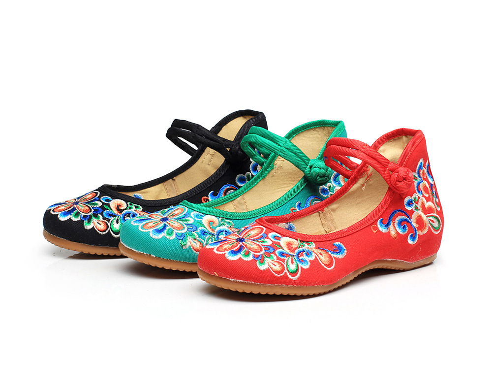Zapatos chinos mujeres bordado tela pisos flor bordado viejo Peking lona Casual baile Ballets zapatos de la suerte de liquidación