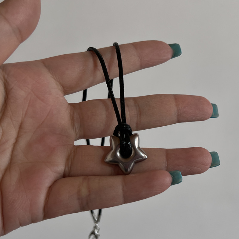 Collier avec pendentif pentagramme étoile en acier et titane creux pour femmes et hommes, chaîne en corde noire, ras du cou, bijoux de fête Y2k, nouvelle coréenne: Couleur or jaune pâle