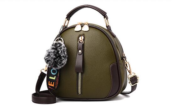 Effen damestas, draagbare schoudertas van pu-leer met grijze haarbal: Groente