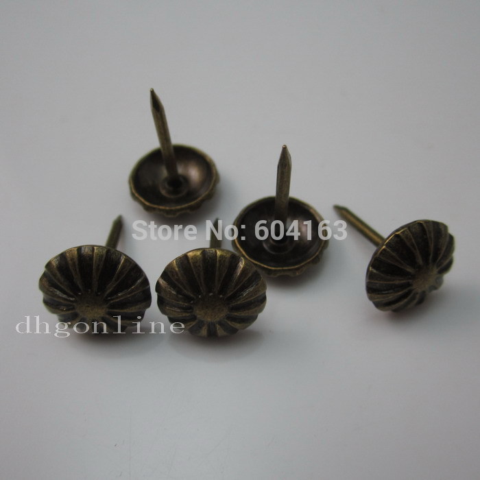 100 STKS 0.43 ''11mm Decoratieve Nail Tack hoofd Bekleding Push Pins Lijm Pad Stof knop Brons