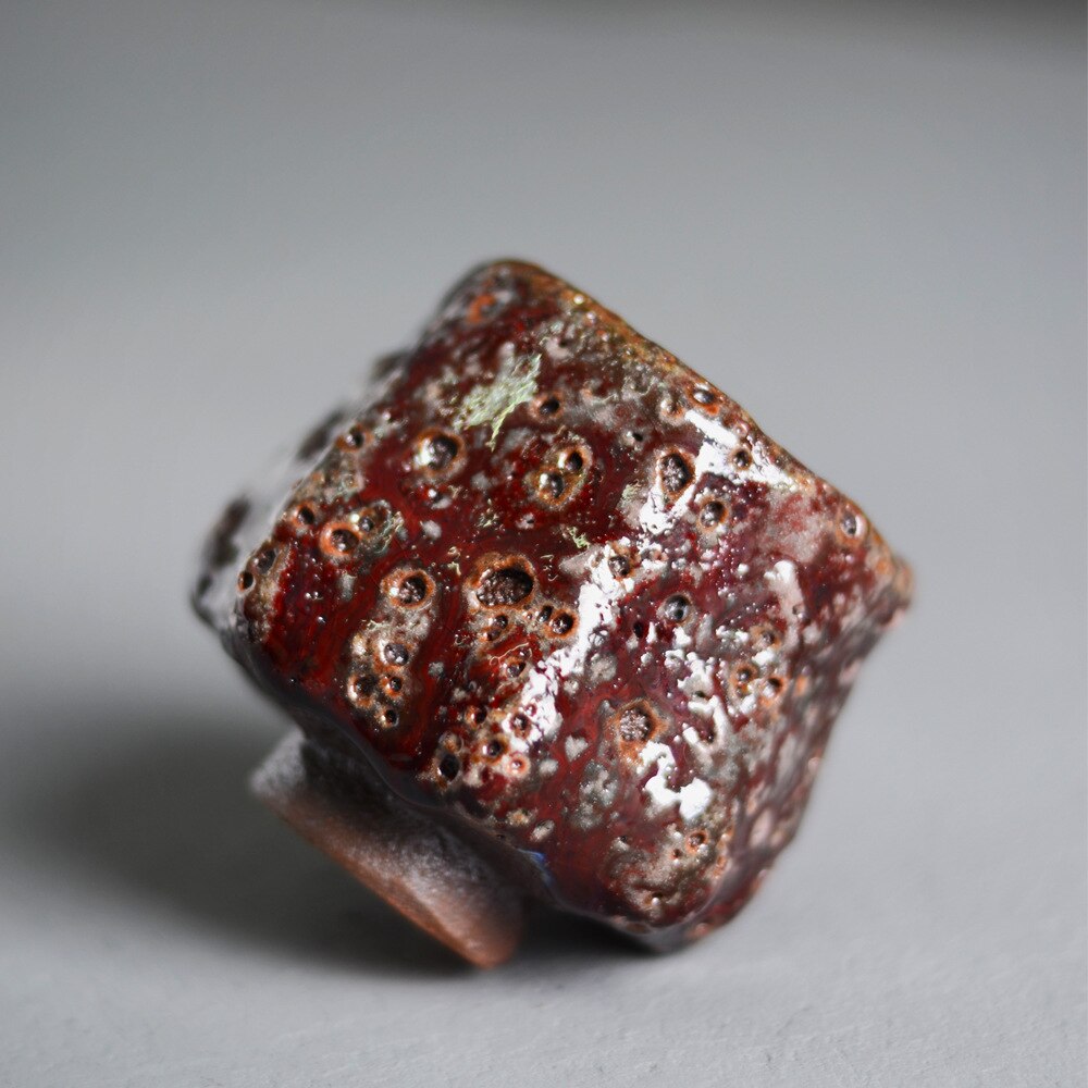 Jingdezhen ren handgjord lava röd låga liten teskål mal zhiye brinnande japansk mästarkopp gammal sten lera tekopp