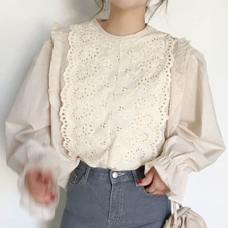 Superaen koreansk stil solid o-hals broderi blonder heklet lappeteppe løst tre ørepanel bluse med ermer for kvinner