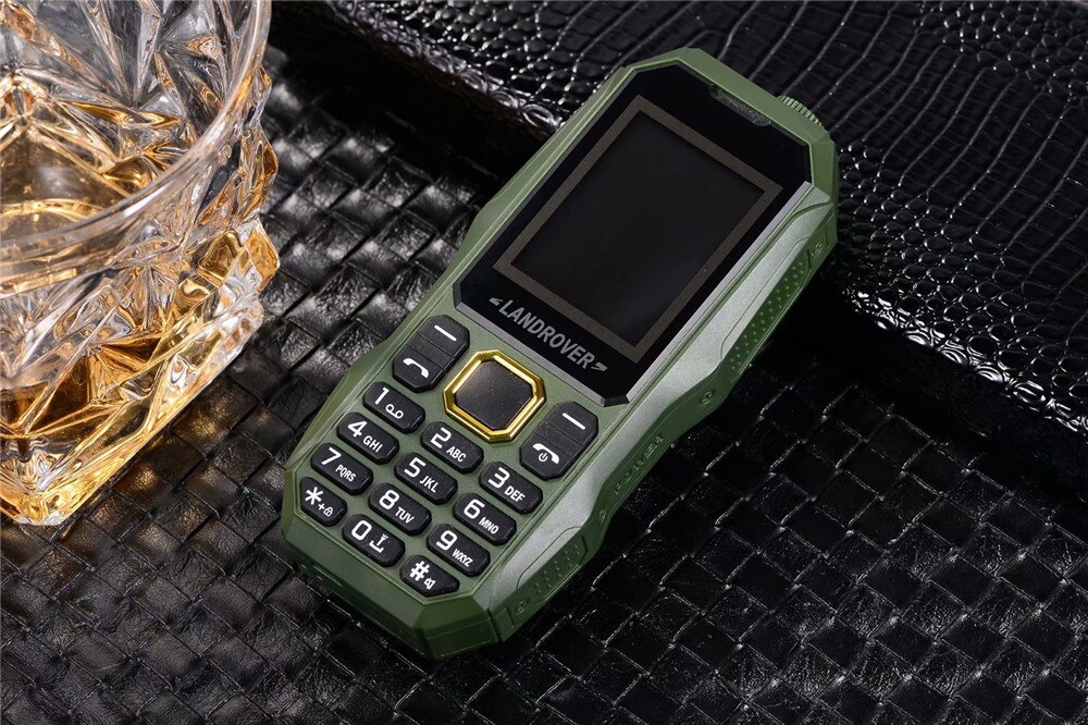 Cheap Push Button Mobile Phone Dual Sim 1.8 inch MP3 FM Radio FlashLight Bluetooth Shockproof Dustproof Rugged Cell Phones: Add 8GB TF Card / Green