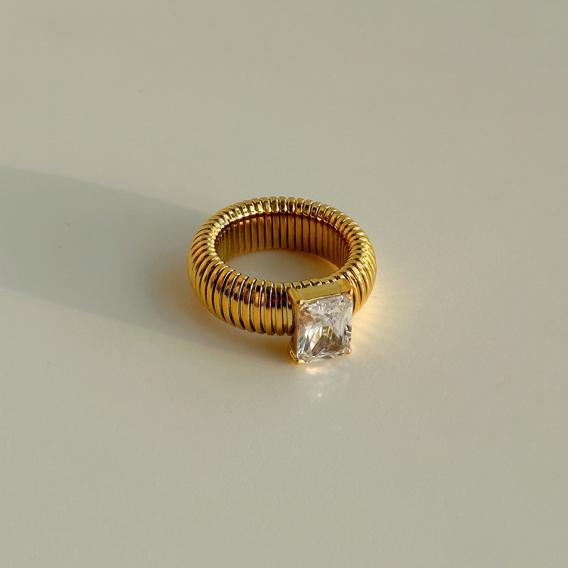 Anillos Punk exagerados de cristal multicolor para mujer, chapado en oro de 18 quilates, resistente al agua, anillo cuadrado grueso, joyería Vintage de hip hop: 9 / Blanco
