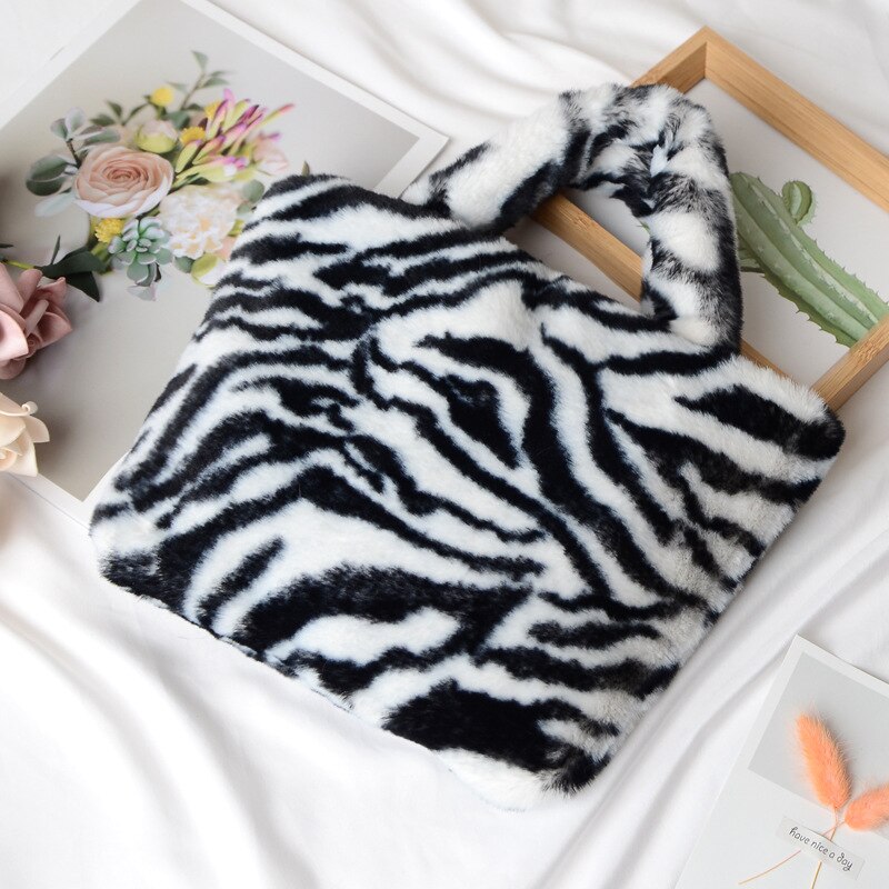 Leopardo impressão de pelúcia bolsa feminina na moda macio bolsa de ombro inverno quente correntes crossbody saco moda fofo menina bolsa de compras: white zebra