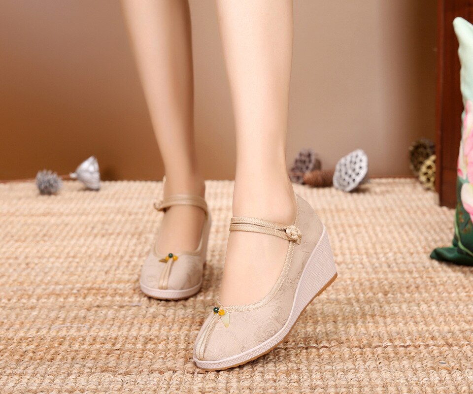 frühling Sommer Frau Schuhe Jahrgang Blumen Stickerei Schuhe Frauen Chinesische Alte Peking lässig Tuch Tanzen Schuhe T1-08