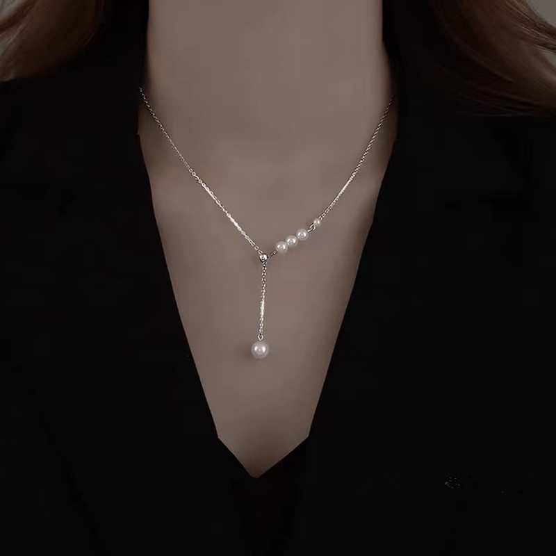 2023 Four Pearl Choker Necklaces Girl Summer Luxury Baroque Pearl Pendant Clavicle Chain For Women Jewelry: MULTI