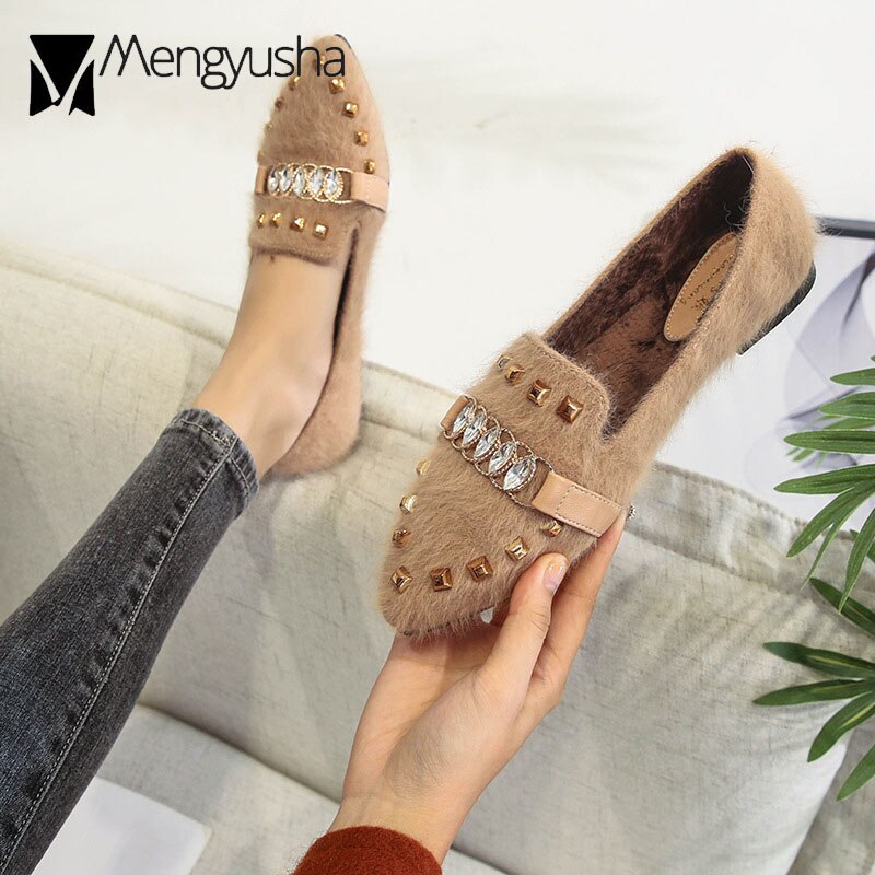 Stor størrelse ballet flade rhinestone pels flade sko kvinde guld nitter villus sko metal cirkel spænde loafers behagelige plys muldyr  c63